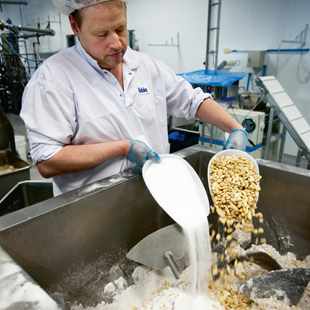 Blandning Av Socker Och Mandel